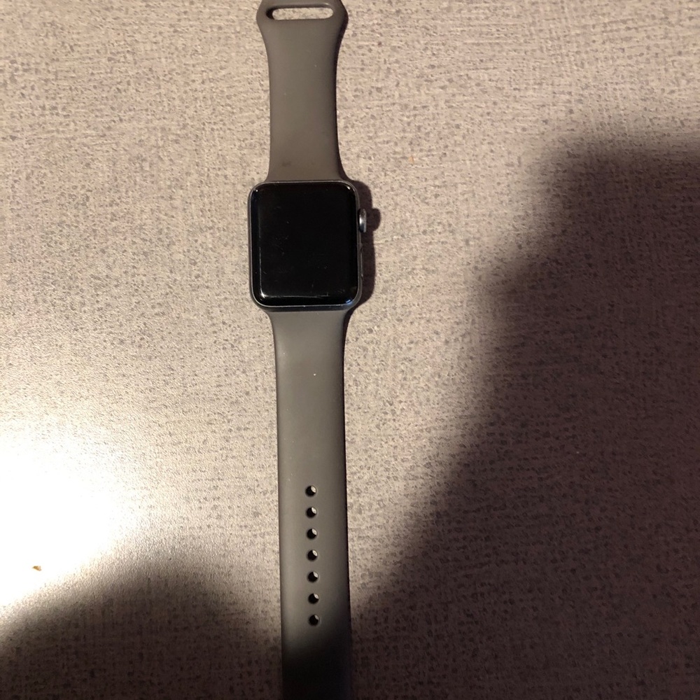 Apple 42 series 3 watch gray / silver